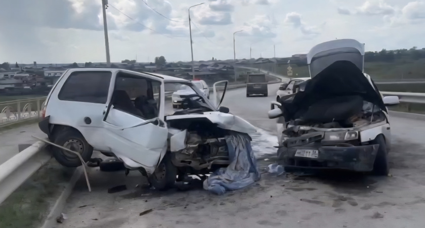 В Иркутской области "Ока" спровоцировала аварию, отправив троих в больницу