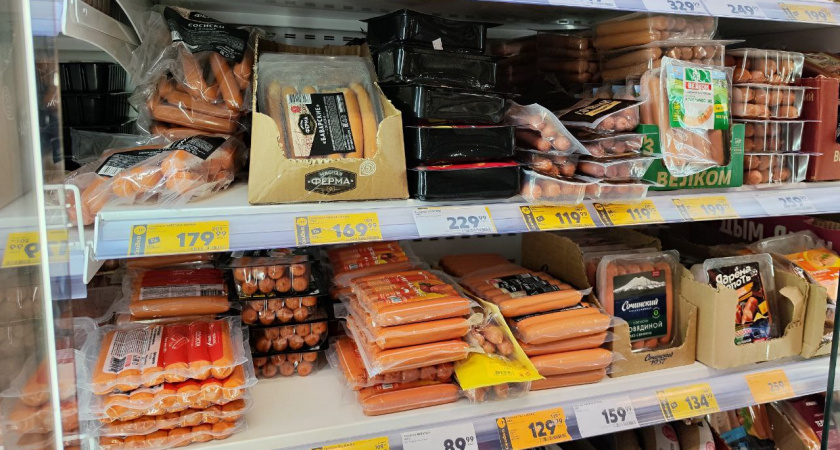 Не берите даже по акции: в Роскачестве назвали сосиски, на которые лучше даже не смотреть