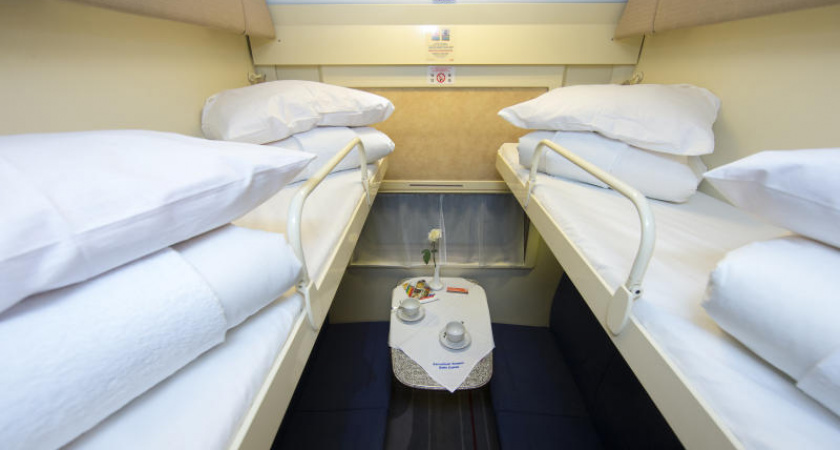 Выкупил купе, но когда зашел – на моем белье лежала пара из соседнего купе: россиянин рассказал о незабываемой поездке в вагоне РЖД