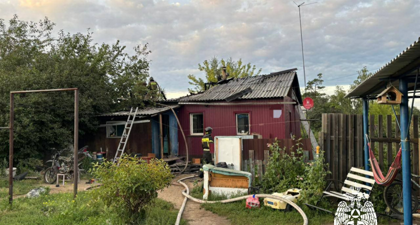 Житель Иркутской области получил травмы при попытке самостоятельно потушить пожар