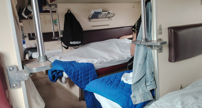 Всегда работает: как я отвечаю, когда меня просят уступить нижнее место в поезде - маленькая хитрость опытных пассажиров РЖД