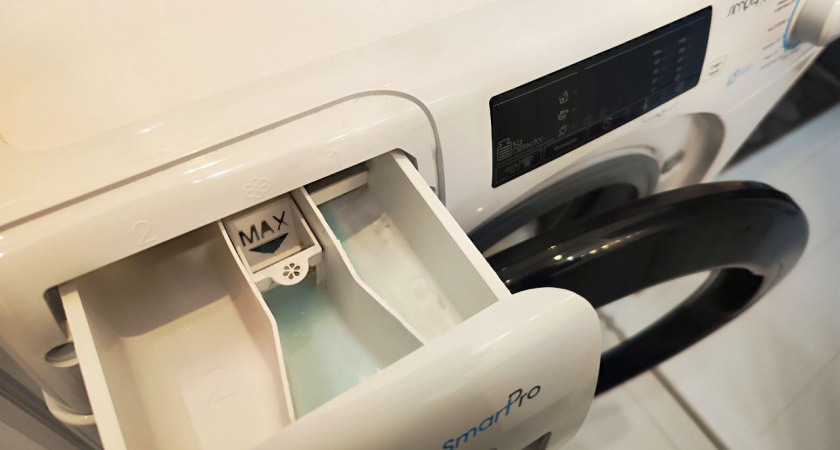 Черная грязь и вся накипь уйдут на 1 год — вот, что нужно залить в отсек для стирального порошка