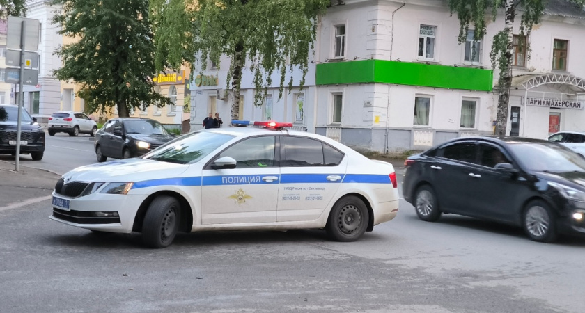 ГАИ пояснила - вот что надо сделать, если вы уже пересекли стоп-линию и загорелся красный сигнал светофора