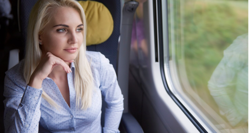 Она выглядела как гламурная киса, но то, что произошло в купе, повергло в шок. Поездка с блондинкой и 2 детьми обернулась уроком