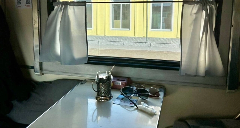 В Крым на поезде: Еду продают на перроне, цены «лом». Чем кормят пассажиров