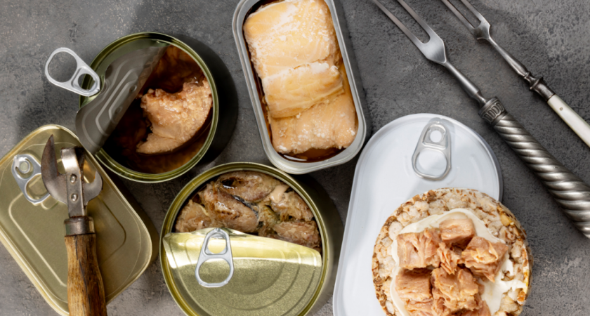 Мы неправильно открываем консервы: увидел хитрый способ вскрытия жестяных банок — нужна обычная открывашка