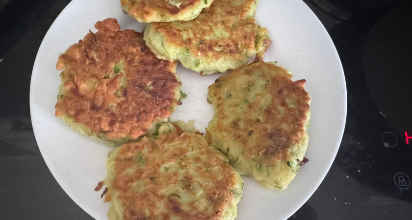 Жарим кабадраники — дешево, сердито и очень вкусно: быстрый завтрак за 10 минут