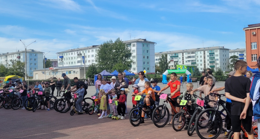 Юные гонщики Усольского района отметили юбилей поселка виртуозными заездами