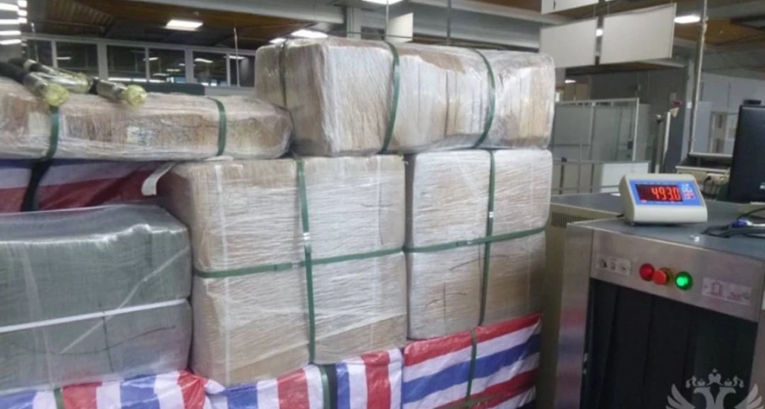 Иркутские таможенники изъяли полтонны автозапчастей у пассажира из Китая