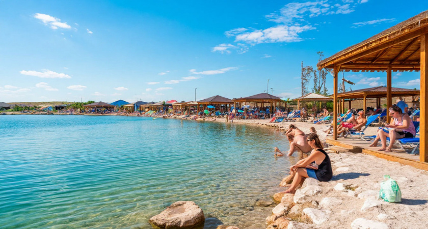 Соль, грязь и арбузы: Незаслуженно забытый город-курорт России на границе с Казахстаном - купаемся, загораем и укрепляем здоровье