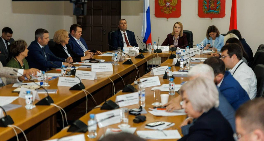 Представители Иркутской области поделились успехами в капитальном ремонте жилья на совещании в Красноярске