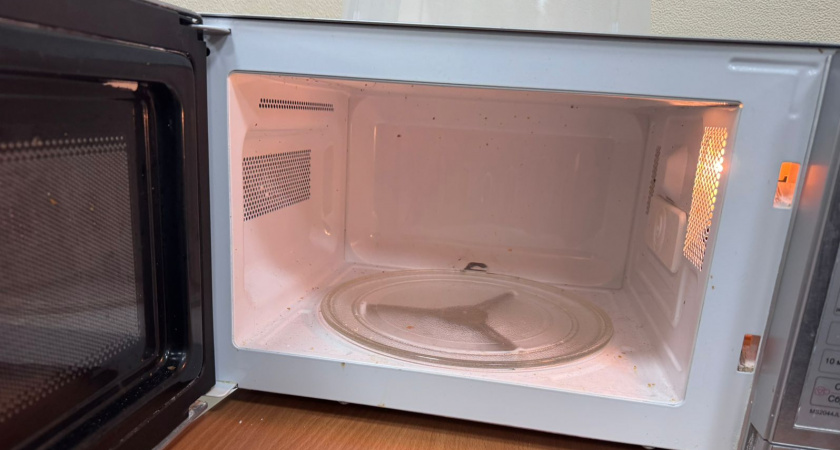 Замызганную микроволновку лечу одной таблеткой: не тру, не скребу, 5 минут – и она сверкает