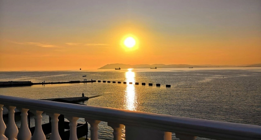 Самый недооценённый курорт Крыма: нет толп народа и пробок, а еда и жилье в несколько раз дешевле