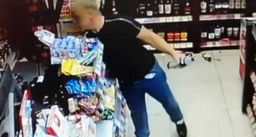 В Иркутской области мужчина устроил погром в магазине после отказа в продаже спиртного