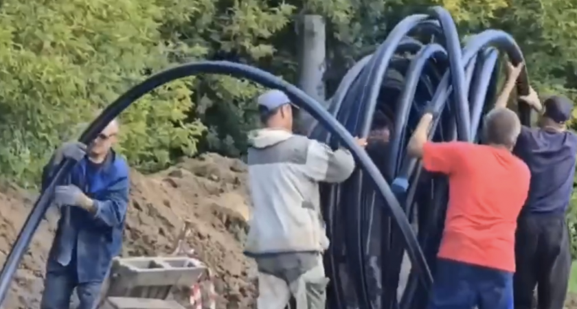 В Усольском районе заменяют ветхий водопровод