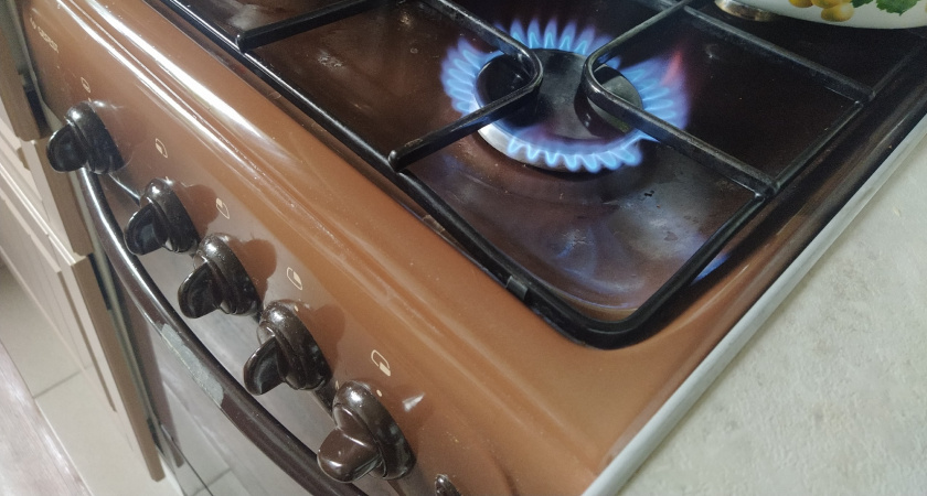 Чистота без усилий: как избавиться от липких ручек на газовой плите и вернуть им первоначальный блеск