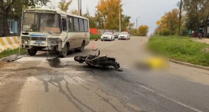 В Иркутской области мотоциклист погиб в лобовом столкновении с автобусом