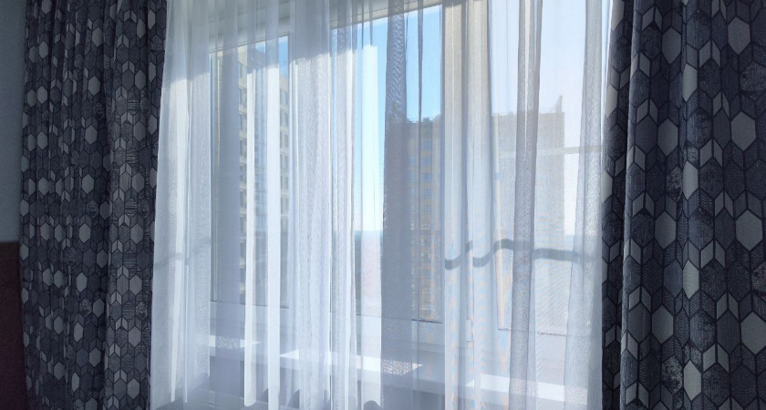 Пару ложек в таз — и тюль чище нового: ни желтизны, ни серости — уйдут любые пятна 