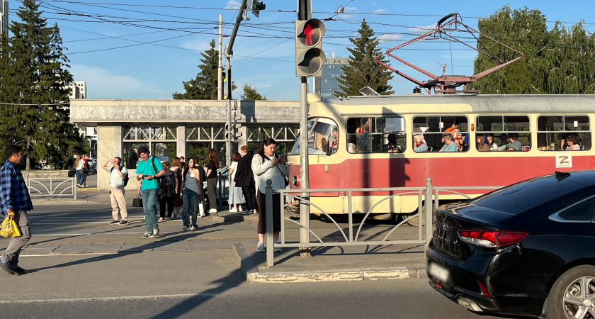 В Усолье-Сибирском трамваи изменили маршрут из-за аварии на путях