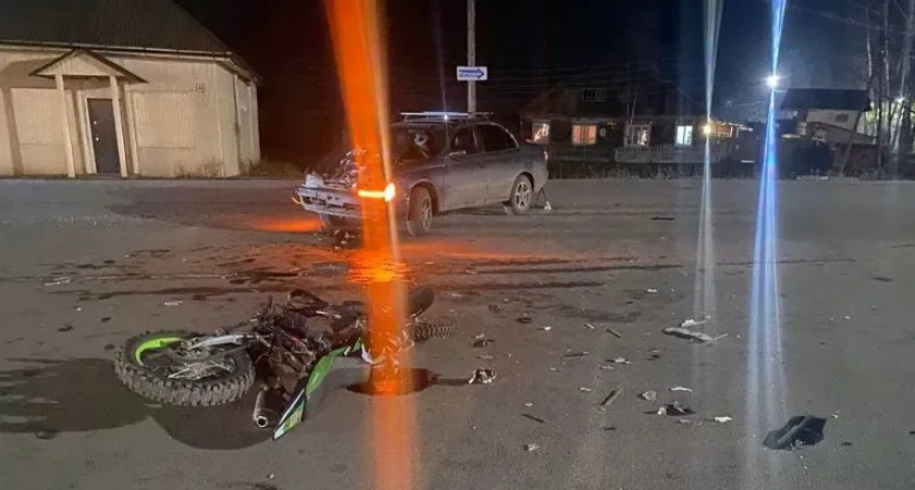 В Иркутской области подростки на мотоцикле столкнулись с «Лексусом»