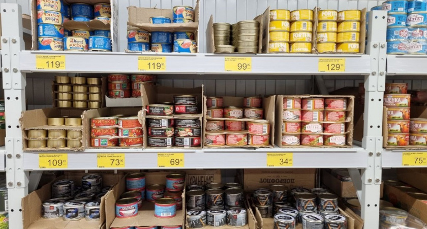 В "Светофор" за белорусской тушенкой: вскрываем содержимое трех банок с консервами