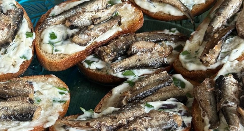 Никогда больше не выливаю масло от шпрот: раскрываю, что я с ним делаю — кто попробовал, теперь повторяет