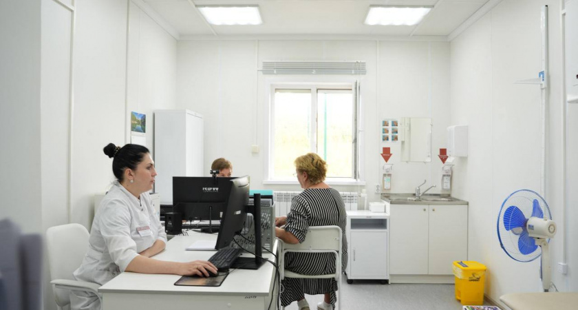 В медучреждениях Иркутской области установили особый график на ноябрьские праздники