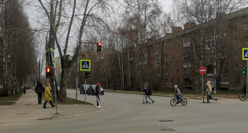 В Усолье-Сибирском автоинспекторы напомнили школьникам о безопасности на дорогах перед каникулами