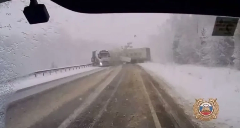 ГИБДД назвала предварительную причину смертельной аварии с фурами в Иркутской области