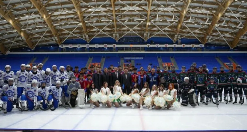 В Иркутске стартовал международный турнир по хоккею с мячом «Энергия дружбы»