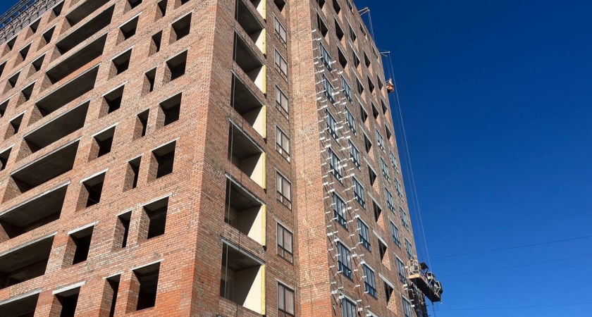 В Усолье-Сибирском ждут завершения стройки домов для переселенцев