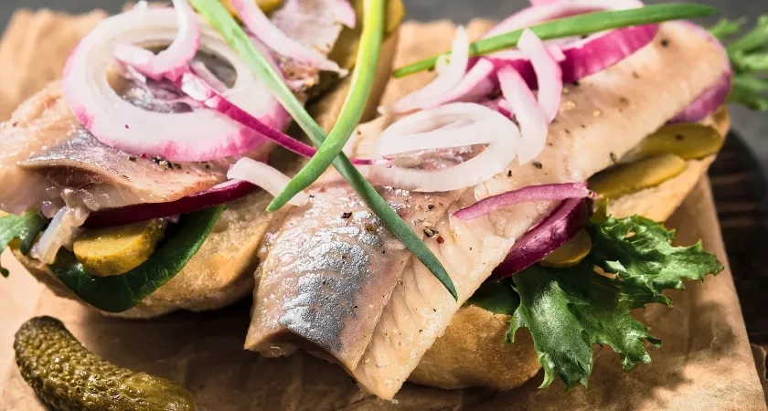 Солю селёдку, как никто из знакомых: очень удобный способ, особенно перед Новым годом