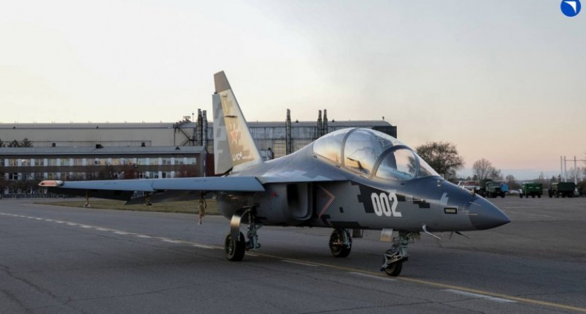 В Иркутской области собрали модернизированный самолёт Як-130М