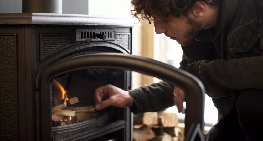 Одна таблетка на дрова — и дымоход чист до неприличия: от векового слоя сажи нет и следа - тяга 10 из 10