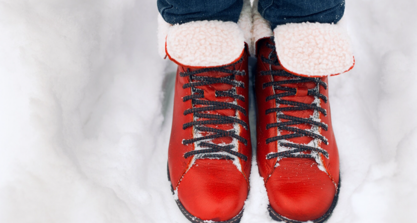Что делать, чтобы ноги не мерзли в обуви на морозе: самый полезный зимний лайфхак - валенки не пригодятся