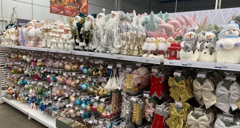 Что купить в "Светофоре" к Новому 2026 году: обзор гирлянд, игрушек, подарков и продуктов