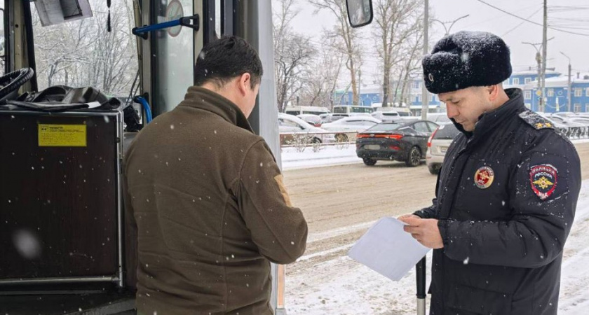 В Иркутской области выявили свыше сотни нарушений среди таксистов и водителей автобусов