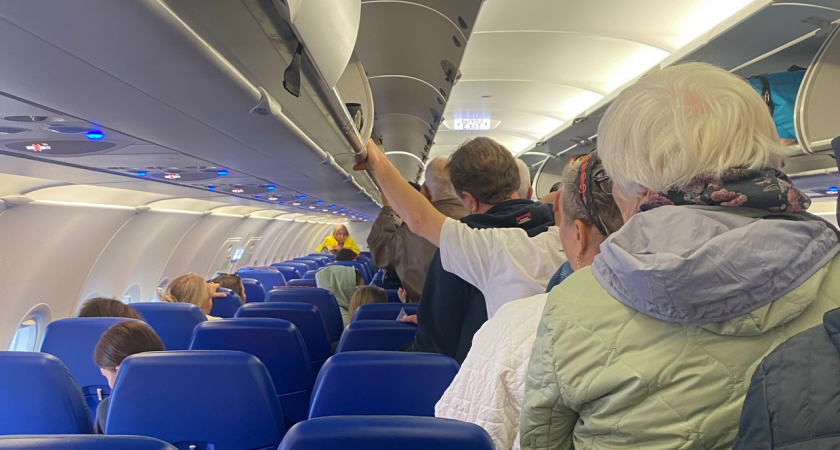 Пассажира сняли с рейса Иркутск–Санкт-Петербург за грубое поведение