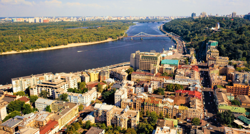 У нас на Волге есть красивый город, а они все на Европу глядят: старинные улочки как в Швейцарии и набережная - поеду еще не раз