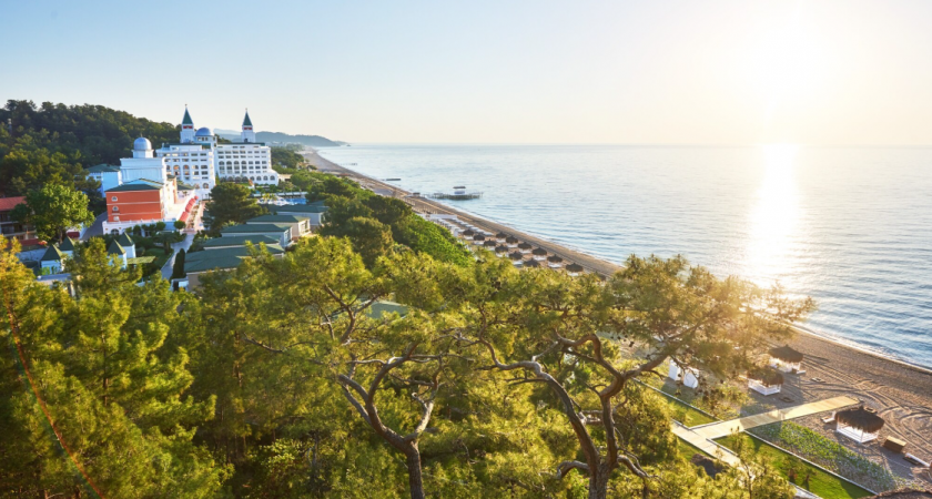 Курортный Краснодарский край: почему некоторые города у моря покидают туристы и сами жители