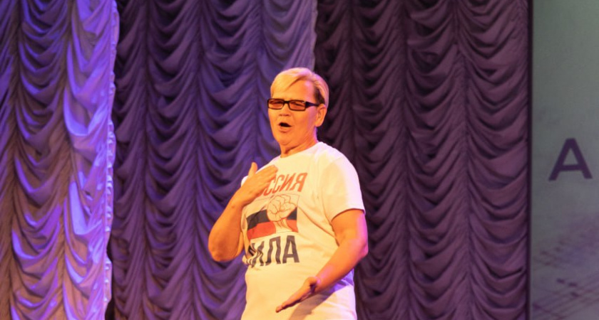 Жительница Усолья-Сибирского находит вдохновение в жестовых песнях