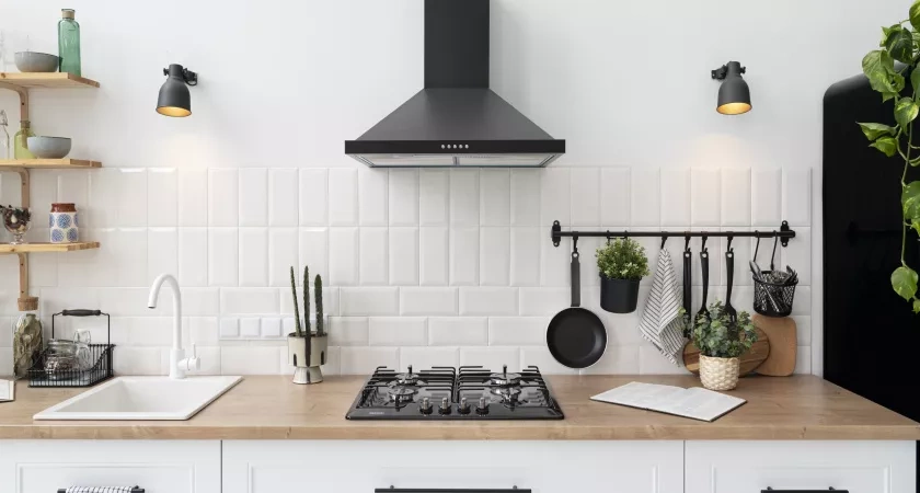 Почему умные хозяйки давно отказались от вытяжки на кухни: нашли более удобный вариант