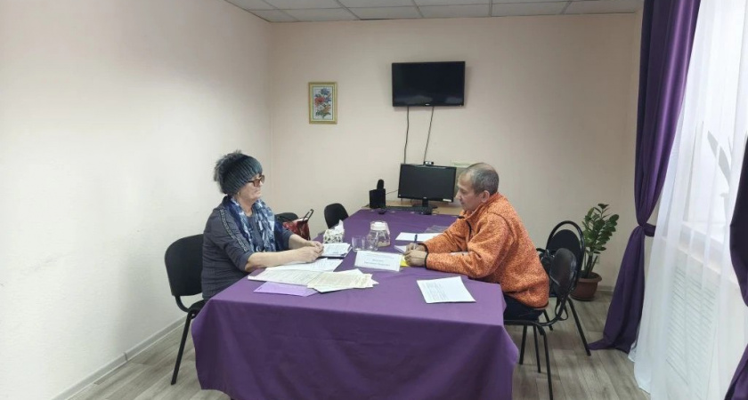 Юрист проконсультировал жителей Усолья на бесплатном приеме