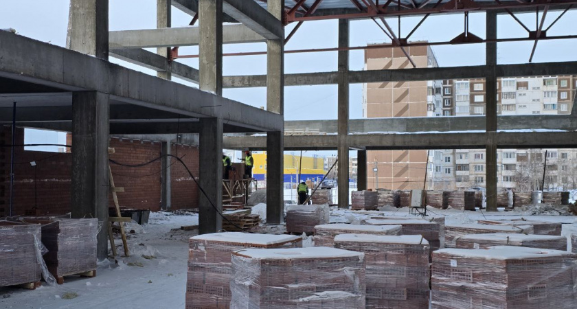 В Иркутской области возводят стены и перекрытия новой школы на 1275 учеников