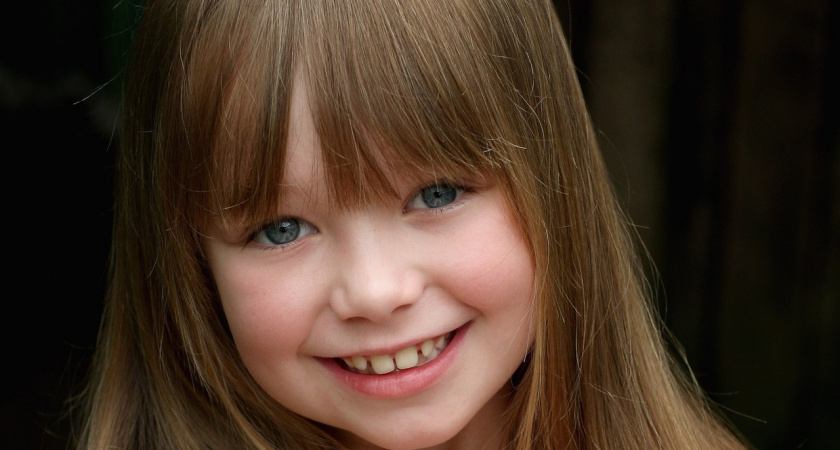 Это благородное имя для девочки: родом из Древней Греции - в переводе означает как «наполненная жизнью»