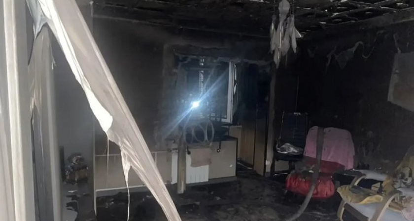 В Иркутской области из-за пожара на балконе эвакуировали жителей девятиэтажного дома