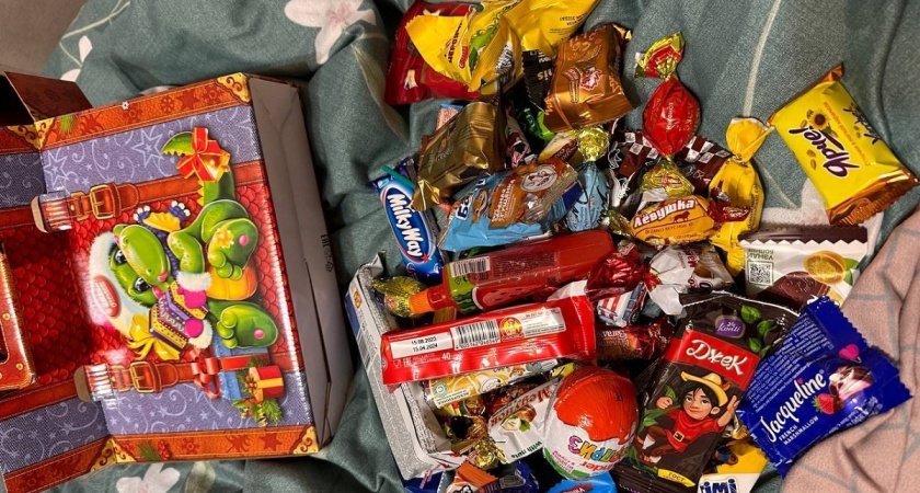 Нашла в Фикс прайсе детский новогодний подарок Рот Фронт Набор кондитерских изделий "Праздничный"  — честный отзыв