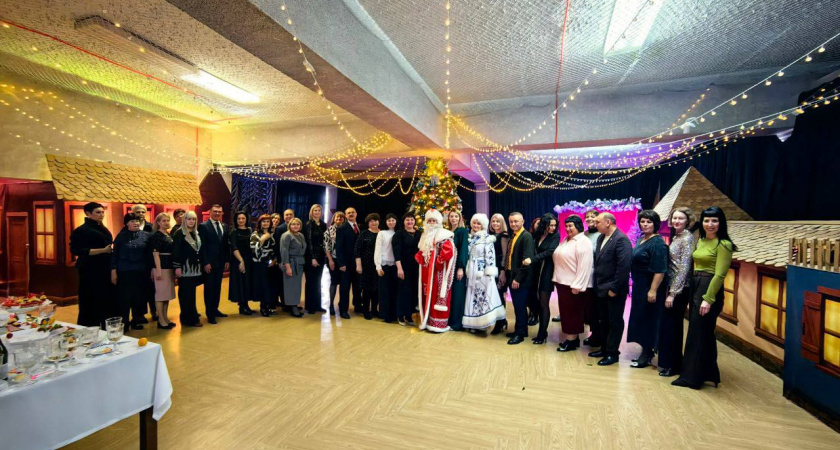 Мэр Усолья-Сибирского наградил премиями руководителей городских учреждений