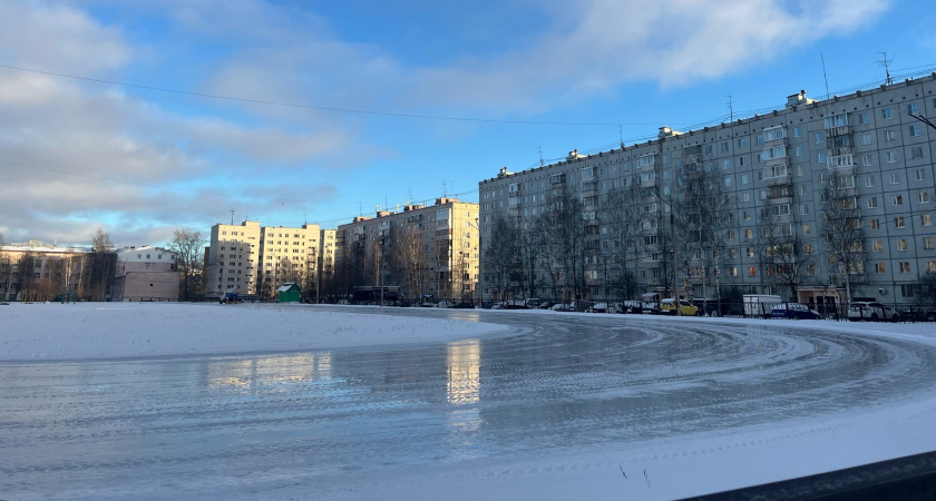 В Усолье-Сибирском на катке «Химик» прошел ледовый бал-маскарад