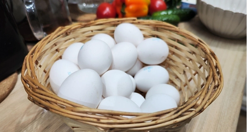 Больше никогда не буду покупать домашние яйца - и вот почему. Сравнила их с магазинными и ахнула